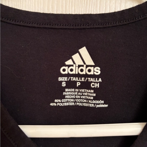 Adidas t-shirt girls size small - Picture 3 of 3